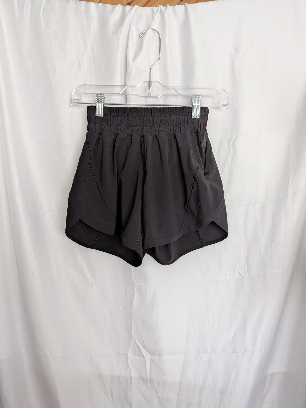 Lululemon Track That Short *5" Size 2 - Picture 2 of 6